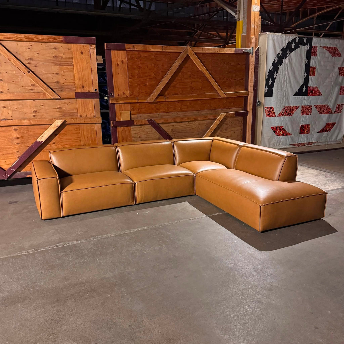CASTLERY JONATHAN LEATHER SECTIONAL
